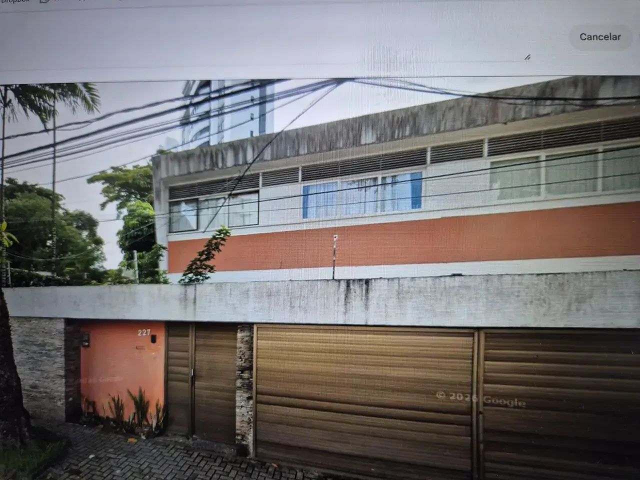 Casa próxima a Praça de Casa Forte