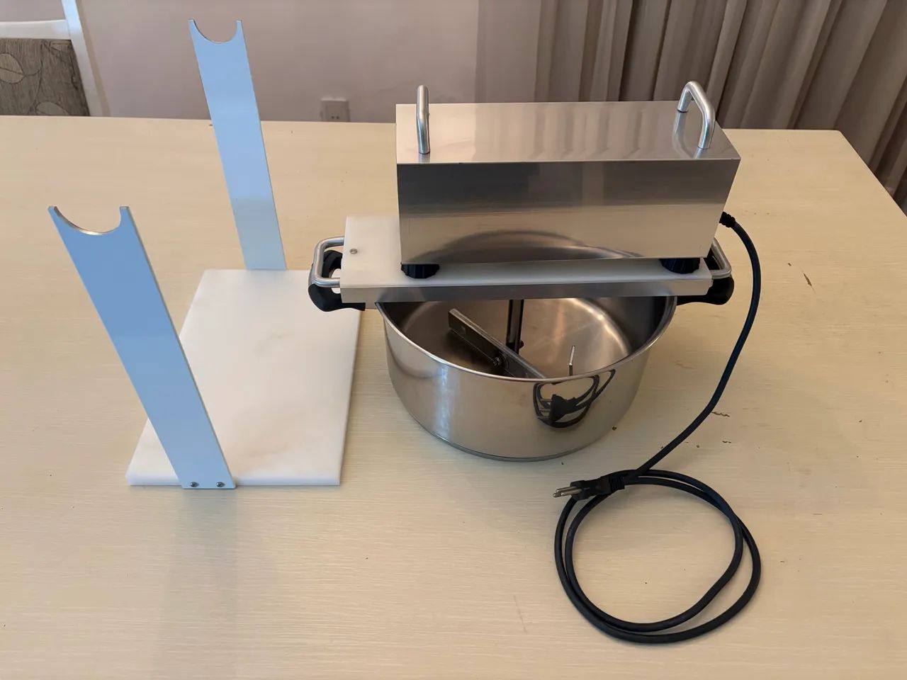 Panela mexedora automática Bennedita Pan mais Virapan 127v - Foto 2