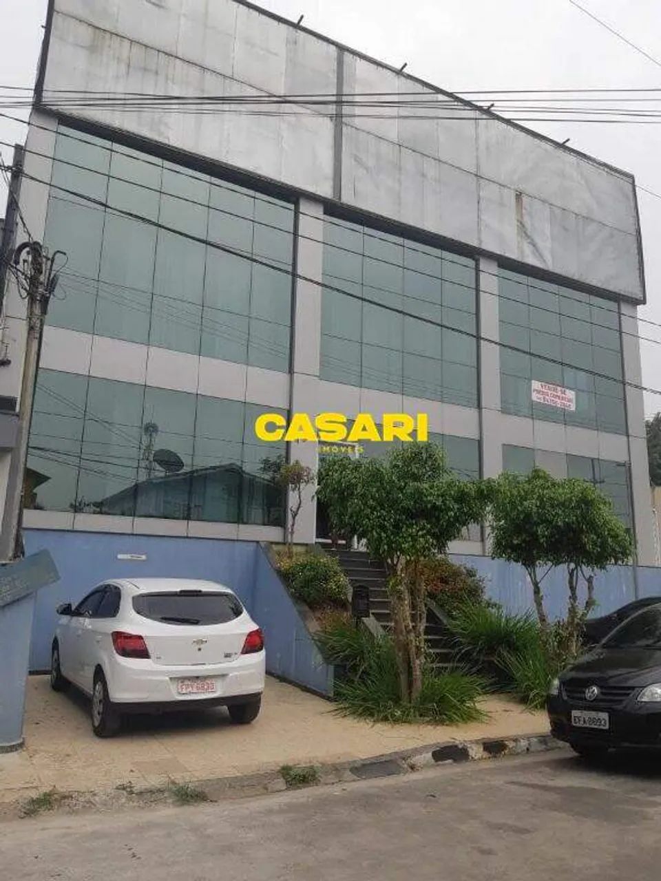 Prédio Comercial à Venda no Jardim do Mar com 246m² e 7 Vagas  Próximo à Anchieta