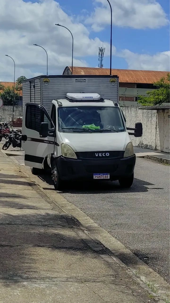 Iveco 7 tonelada 