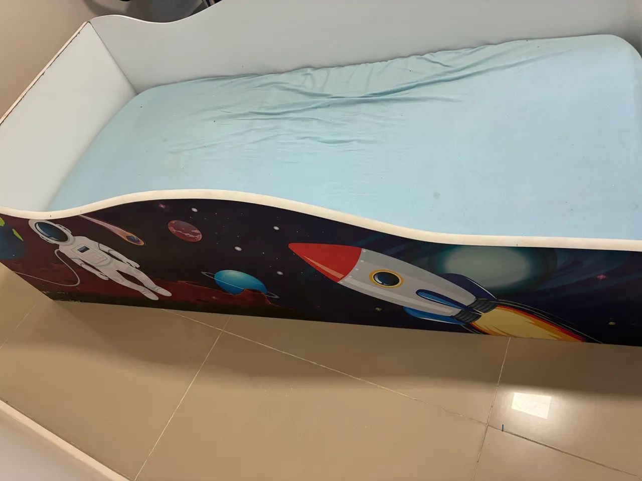 Mini Cama com Proteção Lateral Astronauta com Colchão - Foto 3