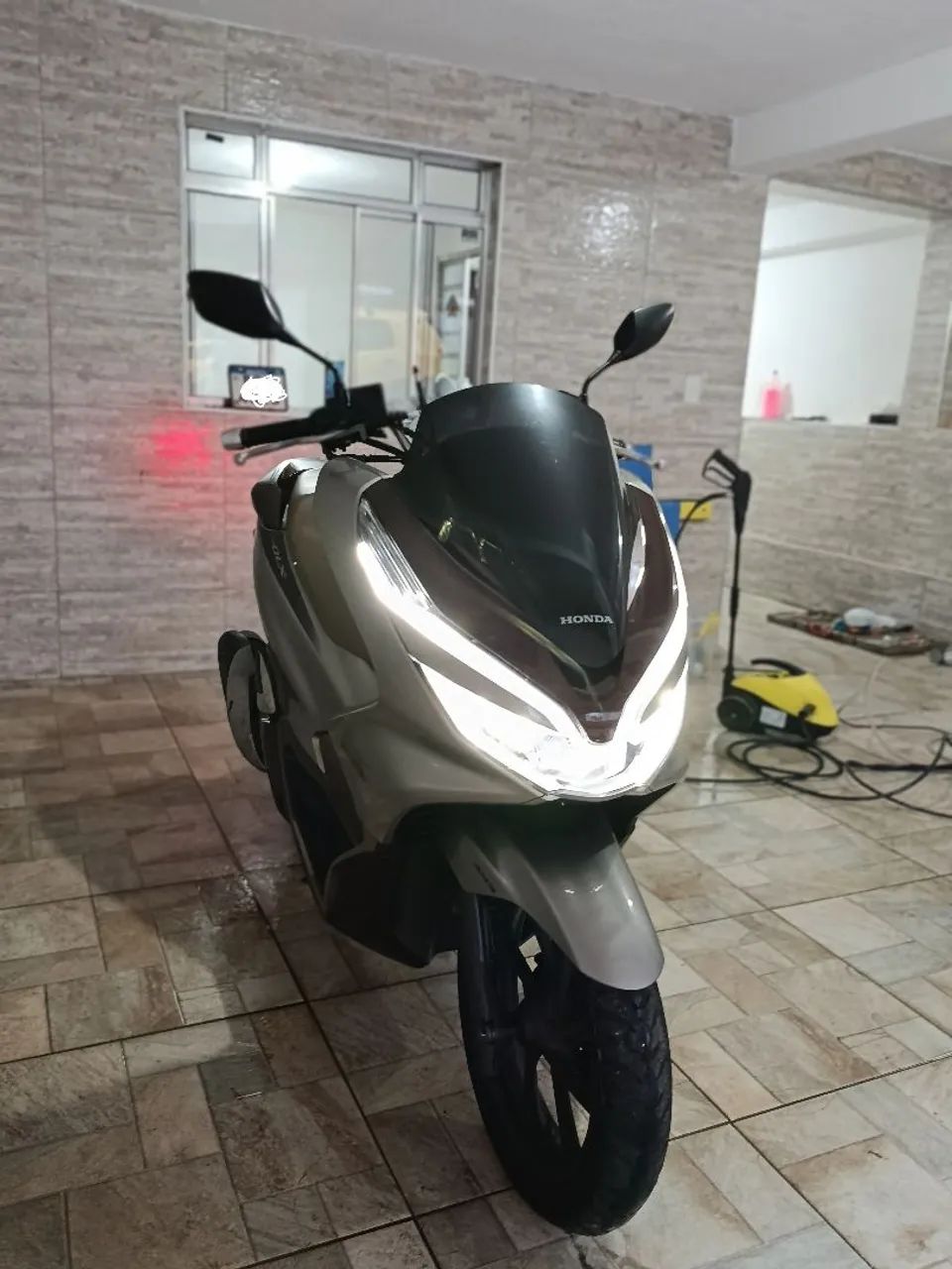PCX DLX  - Foto 2