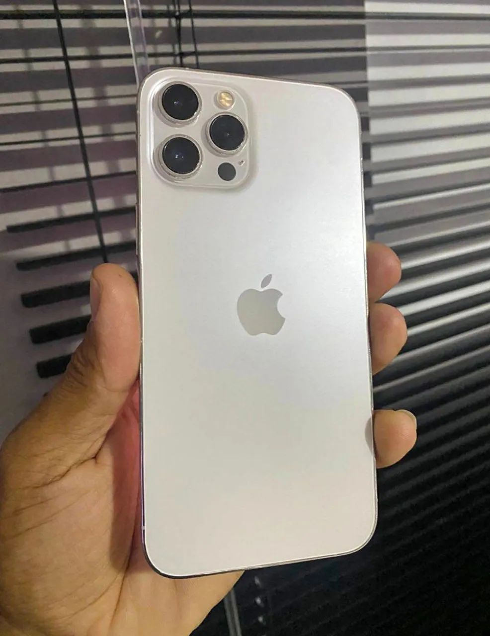 iPhone 12 pro Max 256 gb. Funcionando perfeitamente sem nenhum detalhe. - Foto 2