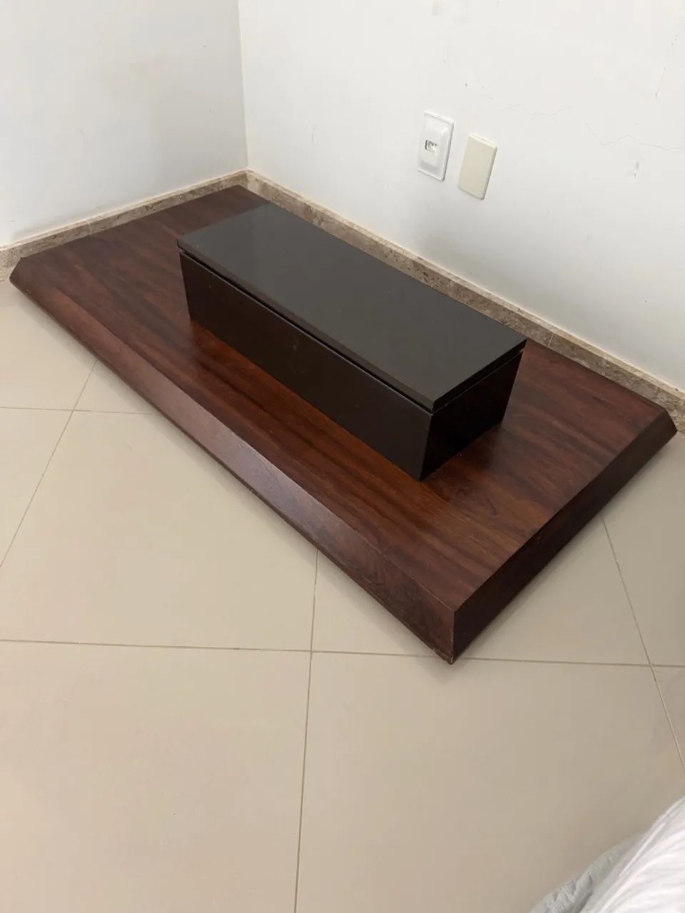 Mesa de centro madeira maciça 