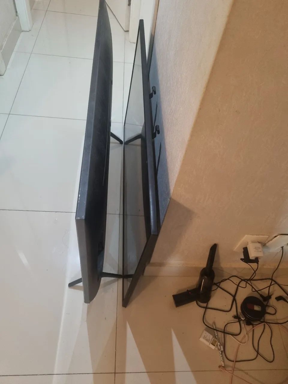 DUAS TVS SMART 43 P SANSUNG !! LEIA A OBSERVACAO DO ANUNCIO  - Foto 2