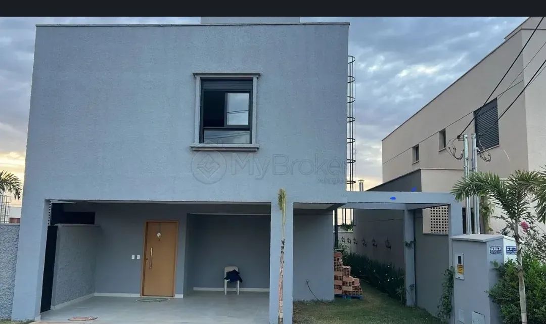 Sobrado em condomínio 3 quartos - Jardins Parma
