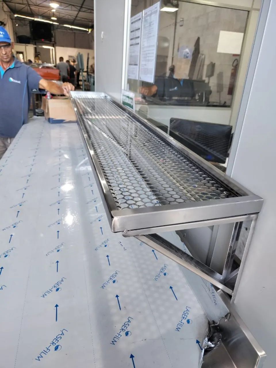 Prateleira Inox 1,10m Suspensa Parede Industrial
