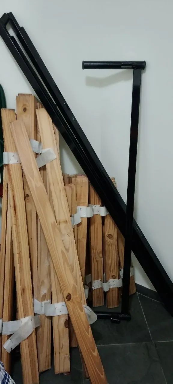Colchão semi ortopédico com cama de ferro resistente muito fácil de montar c encaixe  - Foto 2