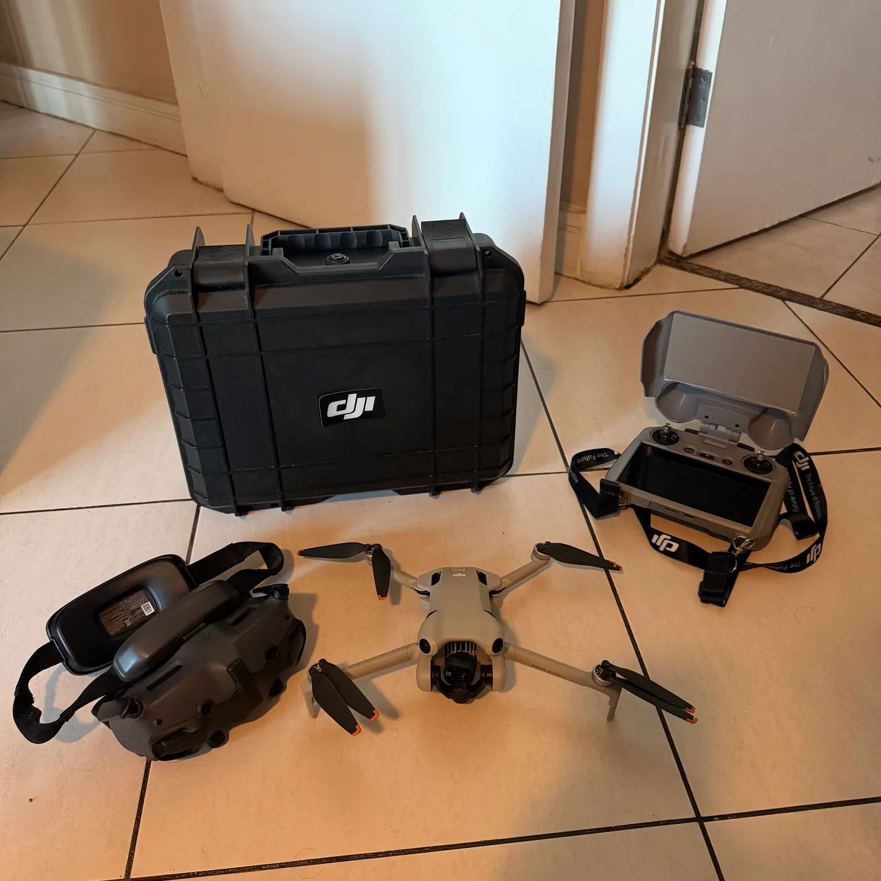 Mini 4 Pro DJI super Plus + Óculos Googles 3 + Motion 3