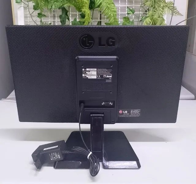 Monitor LG 19" LED   - Foto 2
