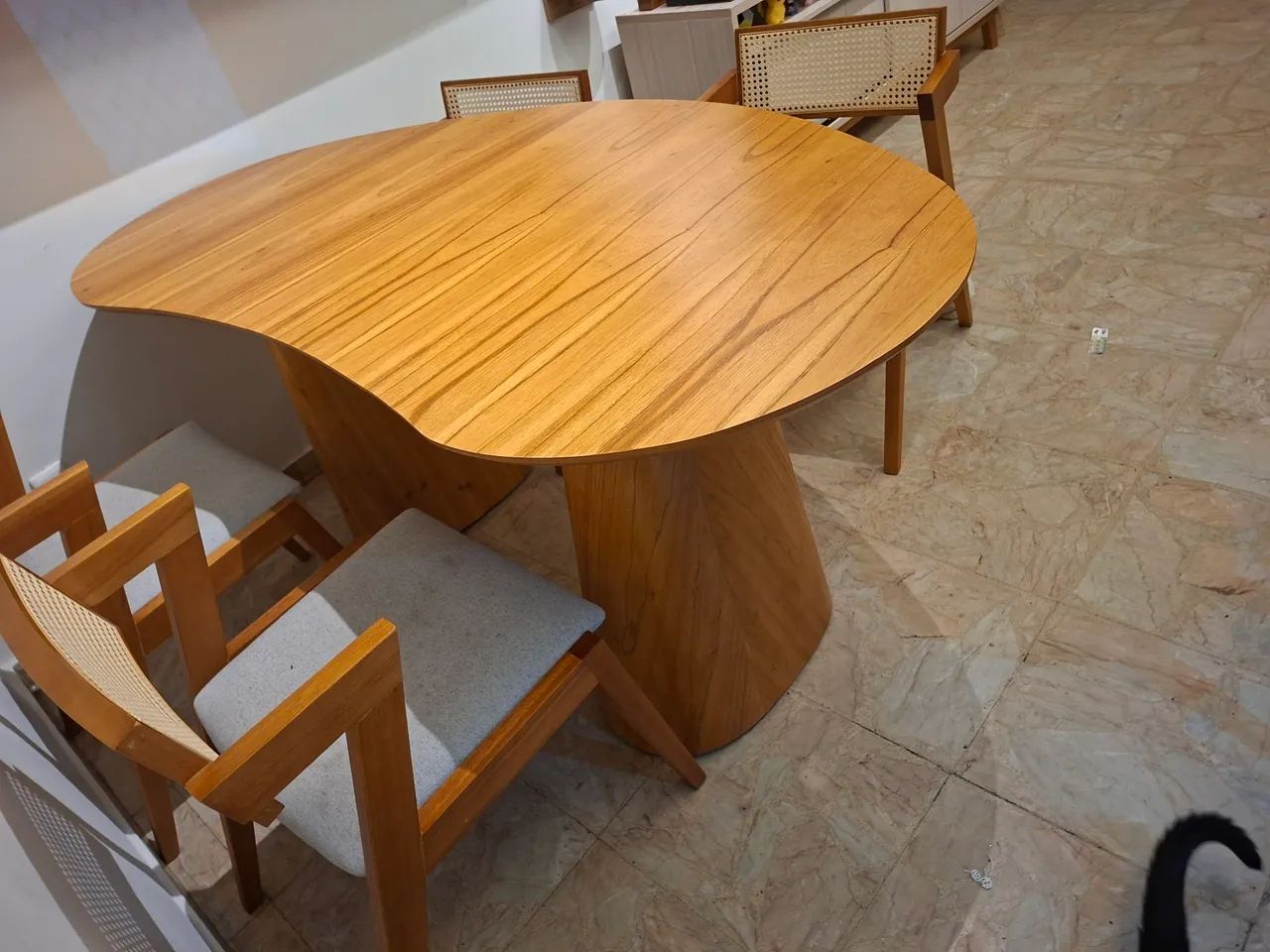 Mesa 6 lugares sem cadeiras | menos de 1 ano
