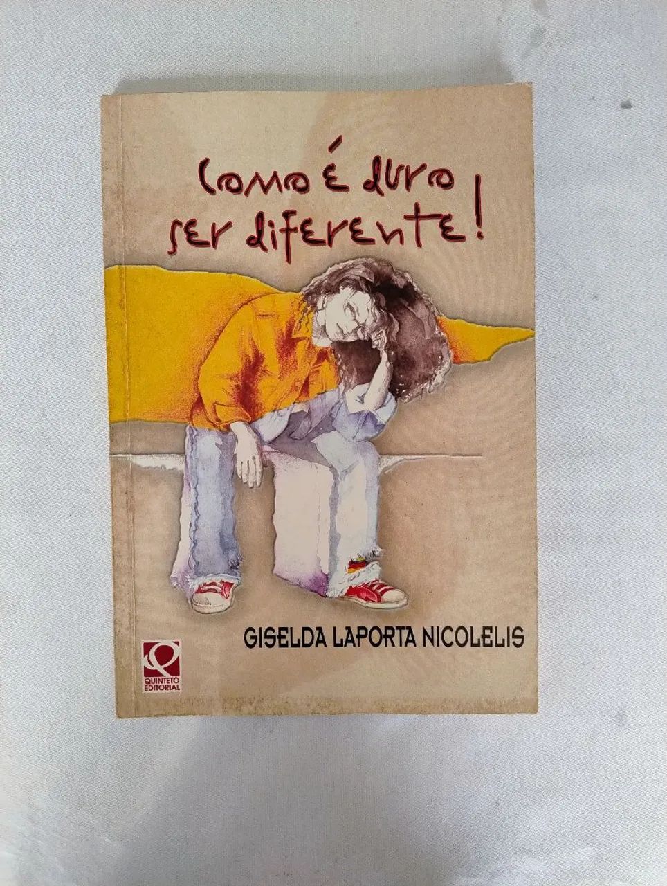 Livro como é duro ser diferente (Usado)