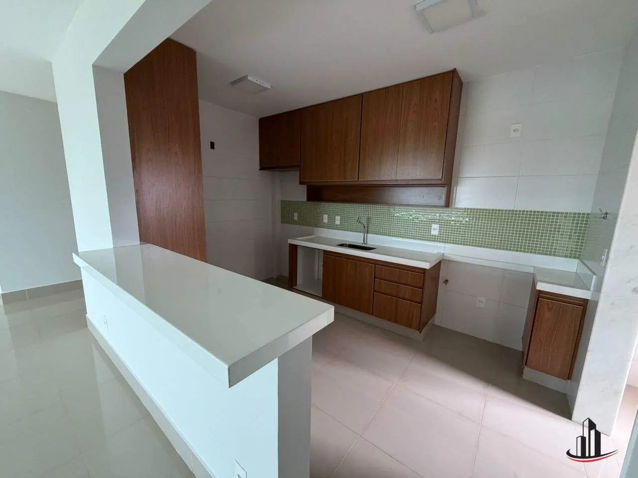 Apartamento com 3 quartos sendo uma suíte, 113 m2 de área útil, bem ao lado do clube Uirap - Foto 3