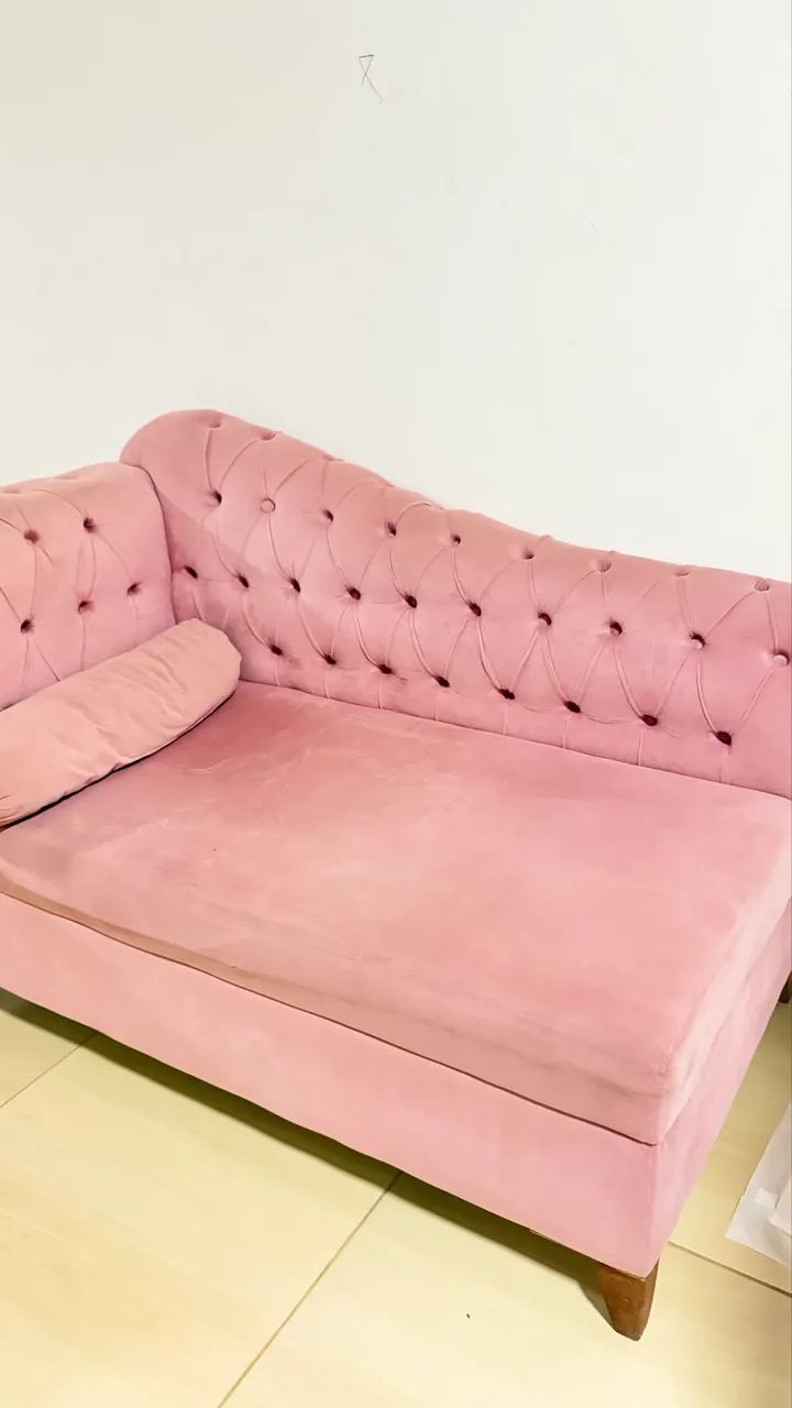 Sofá Rosê em Suede - Muito Conservado - Foto 4