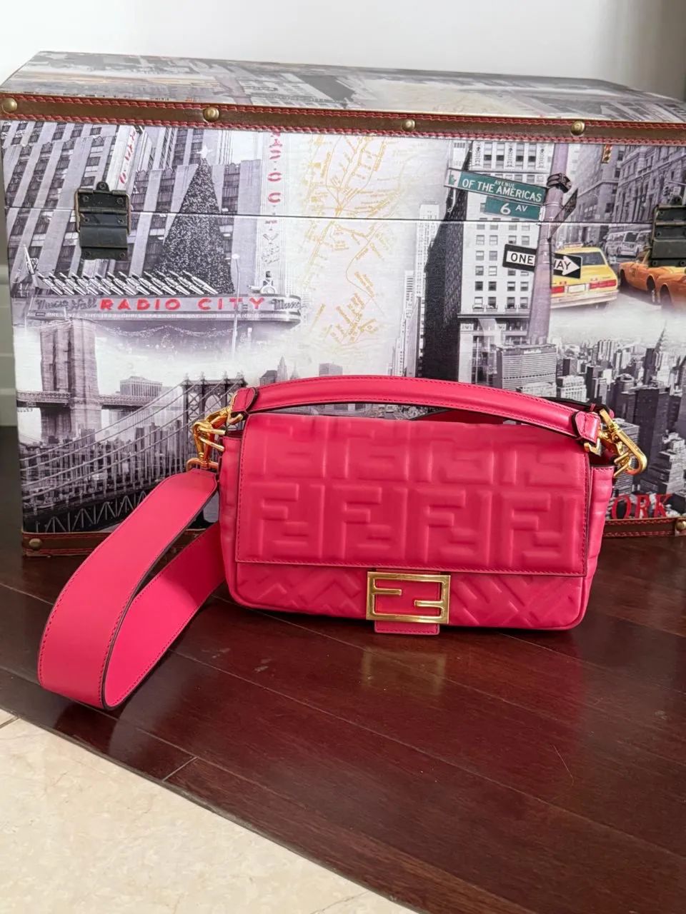 Bolsa Fendi rosa, Nova