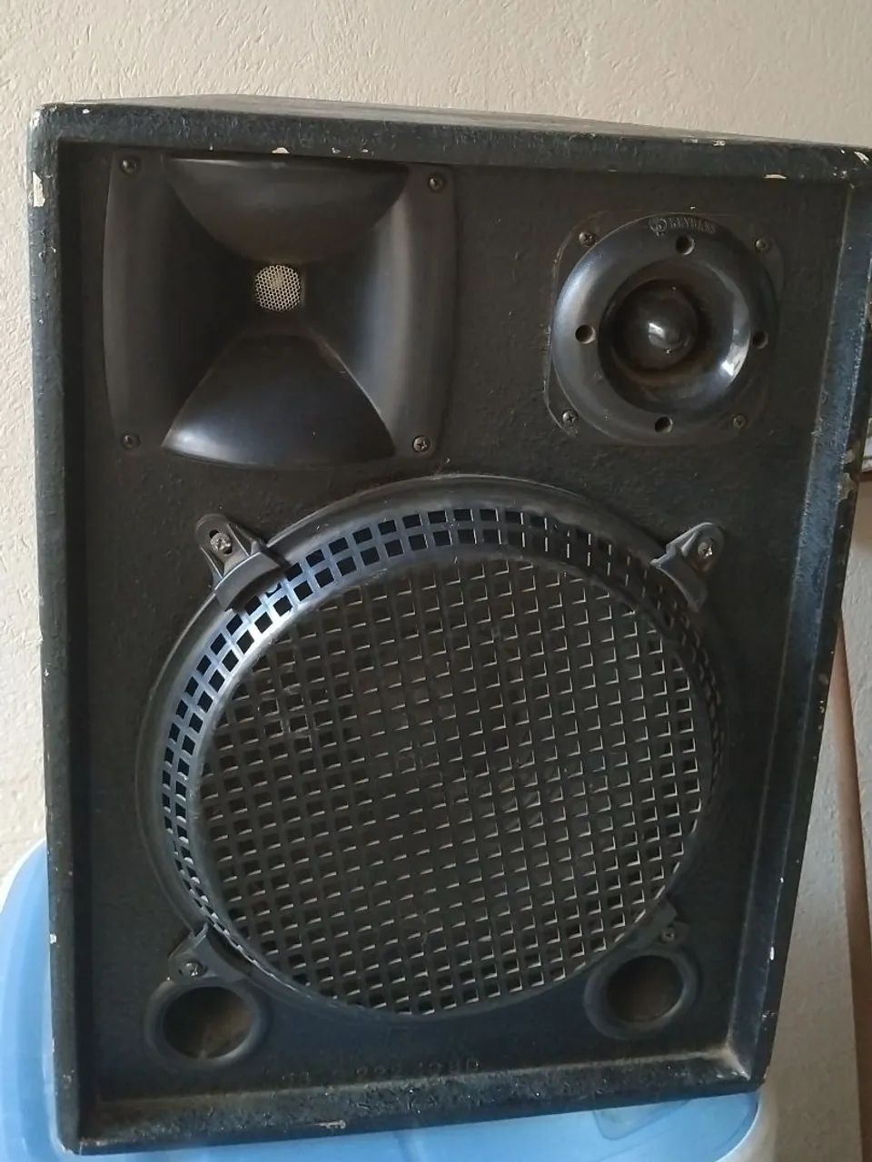 Som para médios e pequenos eventos,Acompanha 2 tripes 3 pedestais,2 Microfones, cabeamento - Foto 4