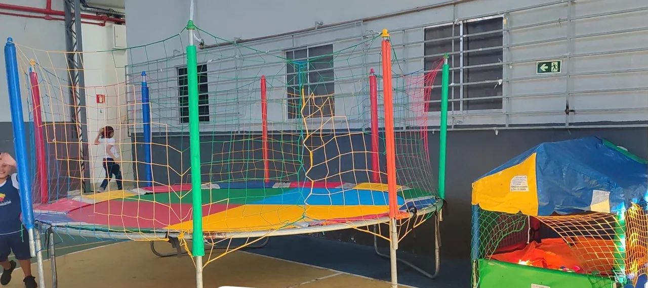 Algodão pipoca pula piscina doce pula