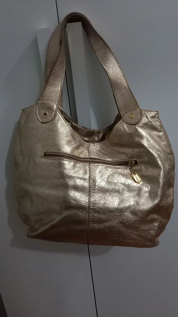 Vendo uma bolsa de ombro 