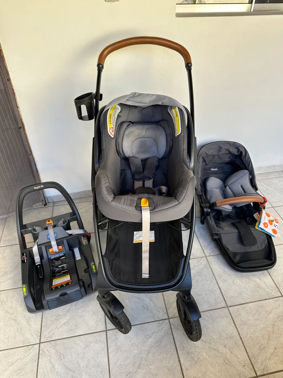 Carrinho bebê com bebê conforto Chicco  - Foto 2