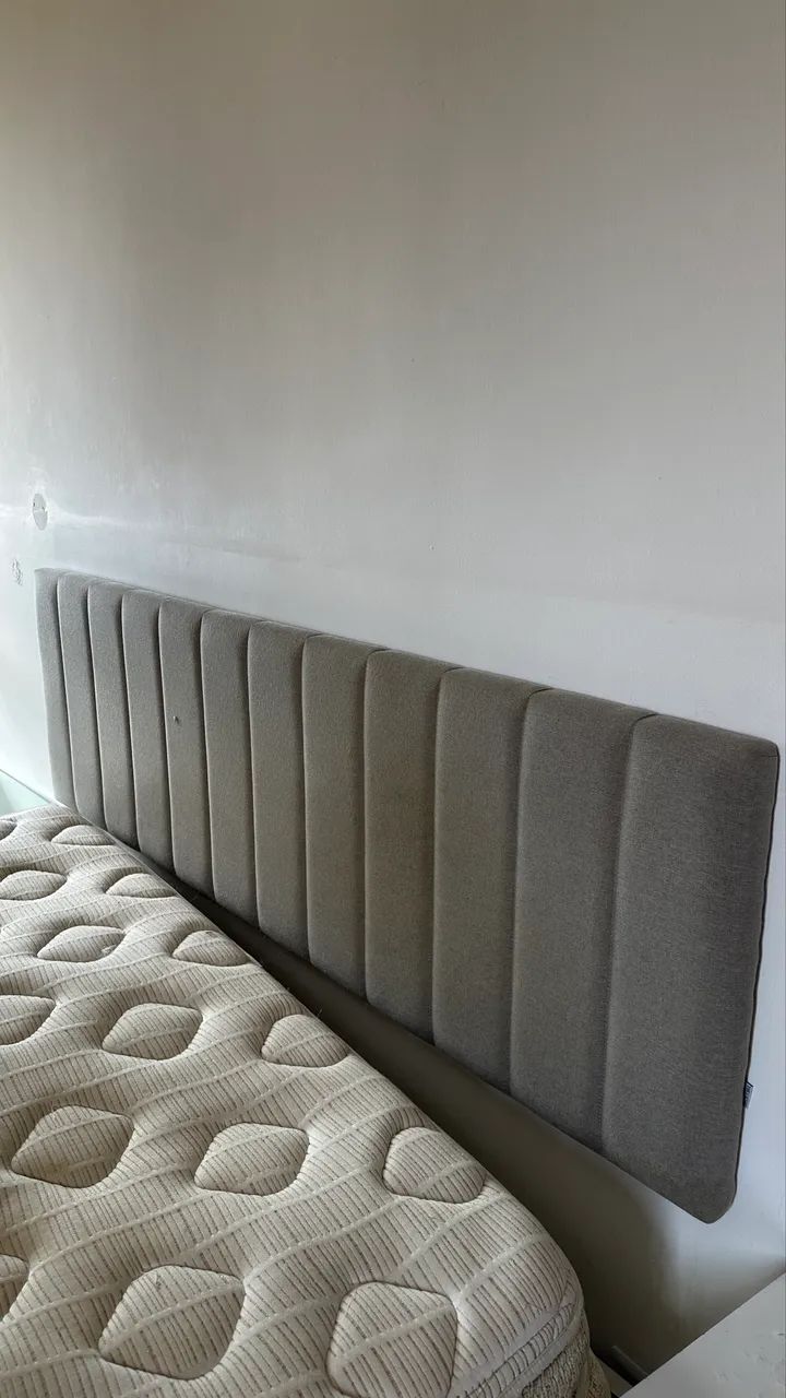 Cabeceira queen cinza estofada Tok&Stok 