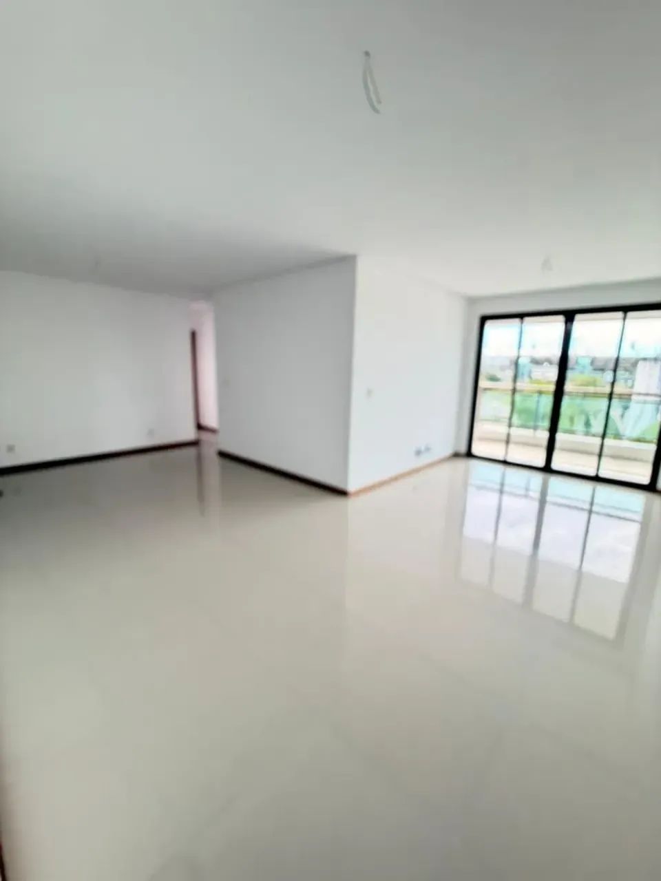 Apto no Condomínio Thiago de Mello 110 m²