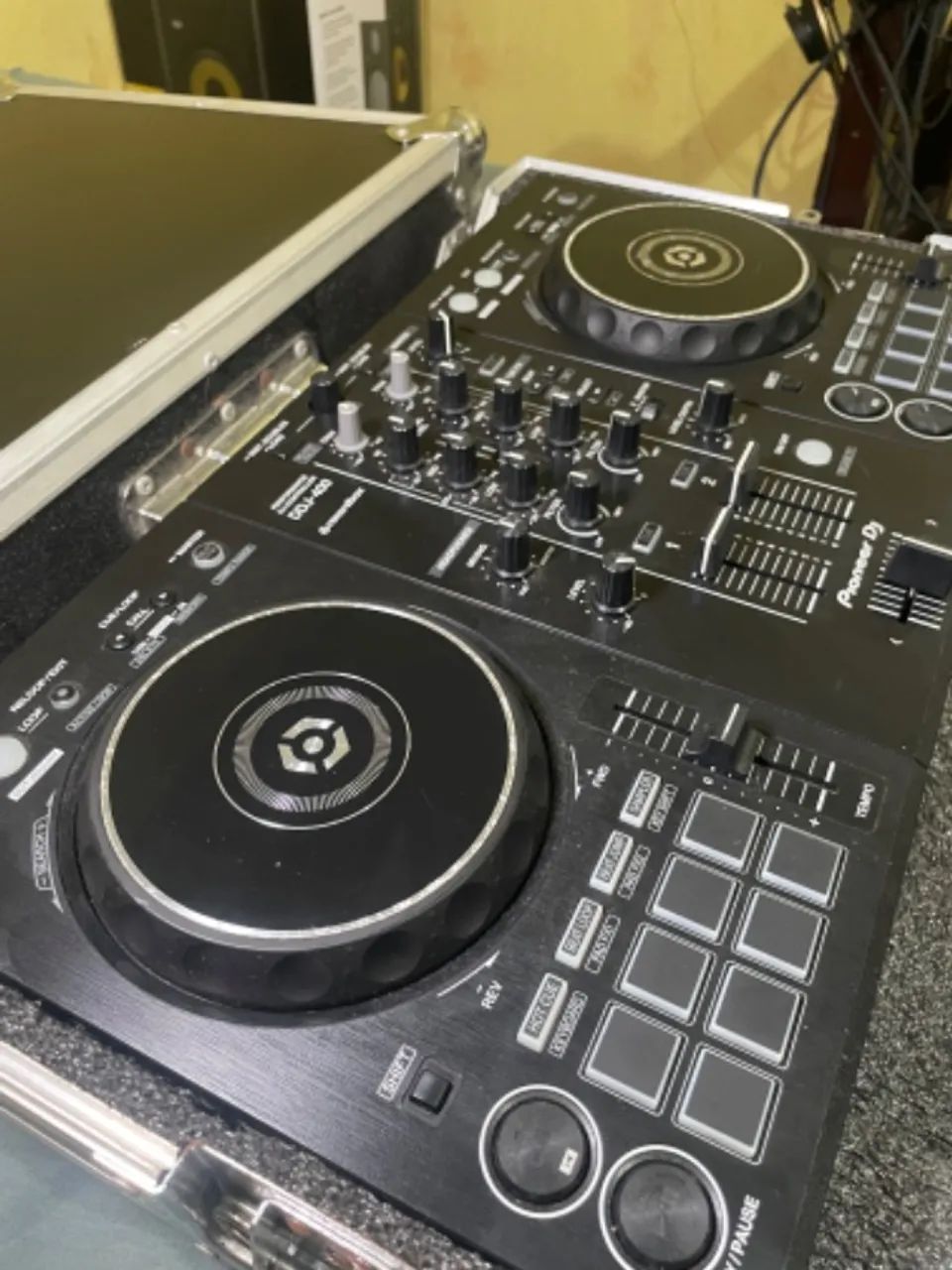 Controladora DDJ 400