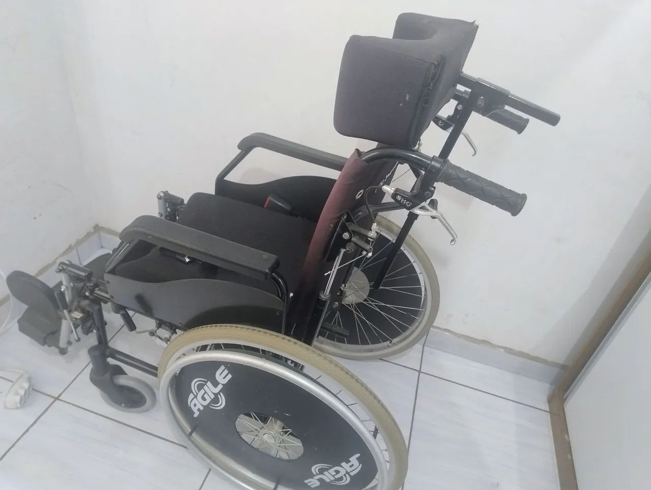 Cadeira de rodas adaptada confortável  - Foto 3