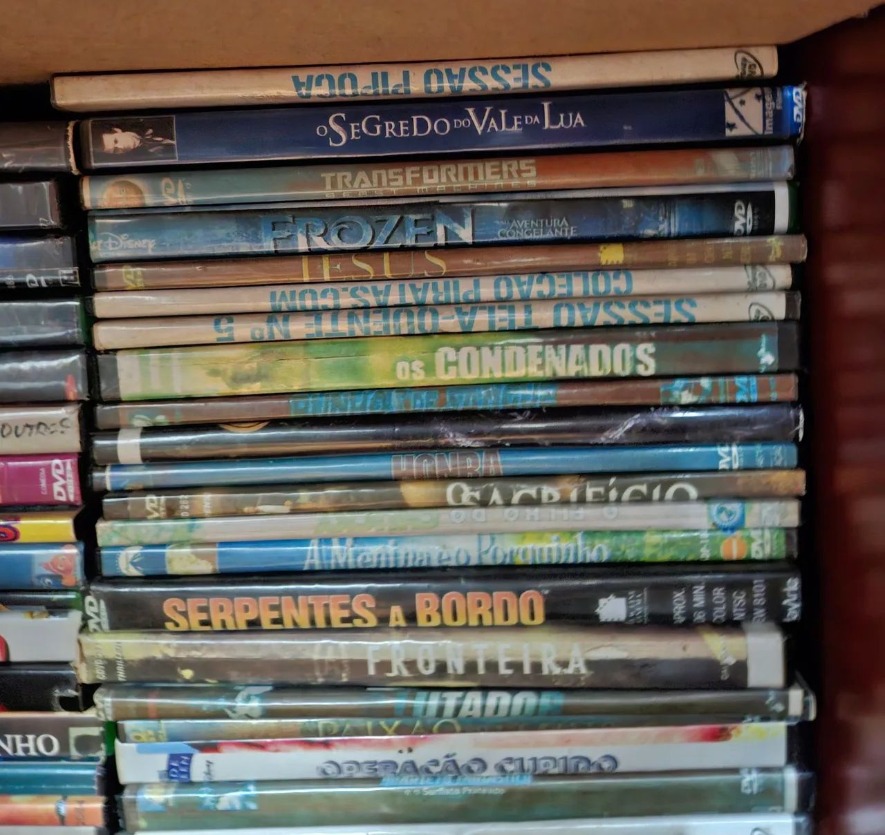 Vendo coleção de DVDs e CDs  - Foto 5