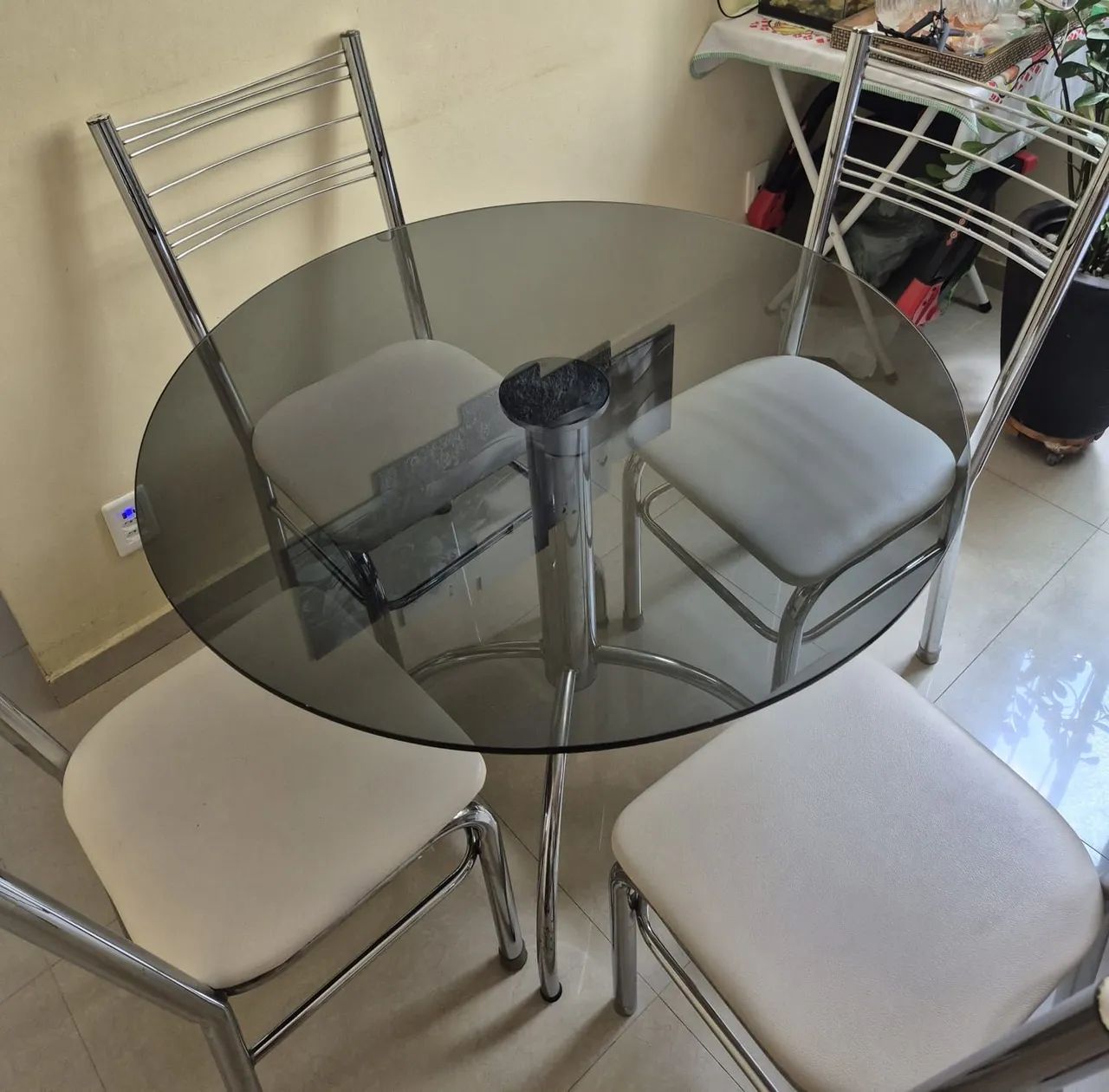 Mesa com 4 cadeiras65060623661315123