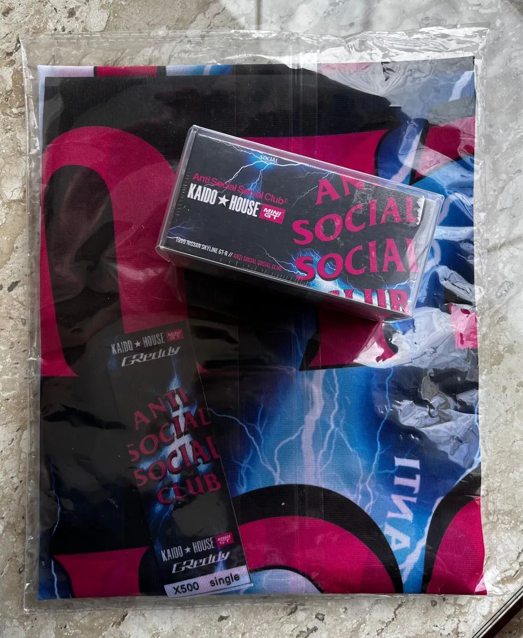 Kaido house Antisocial + Bandeira - Hobbies e coleções - Horto