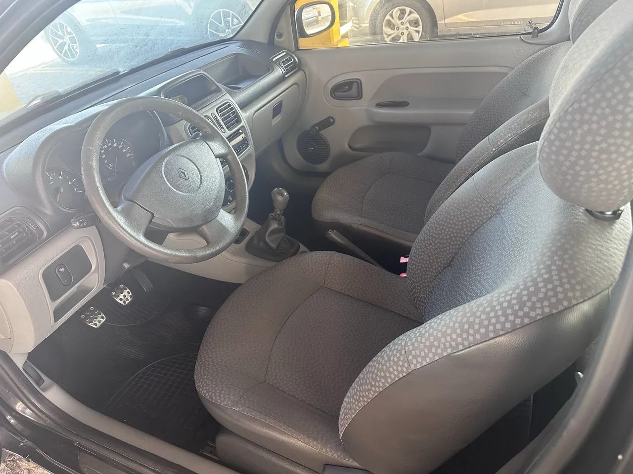 Renault Clio Hi-flex 1.0 16V 3P 2011 - Foto 5