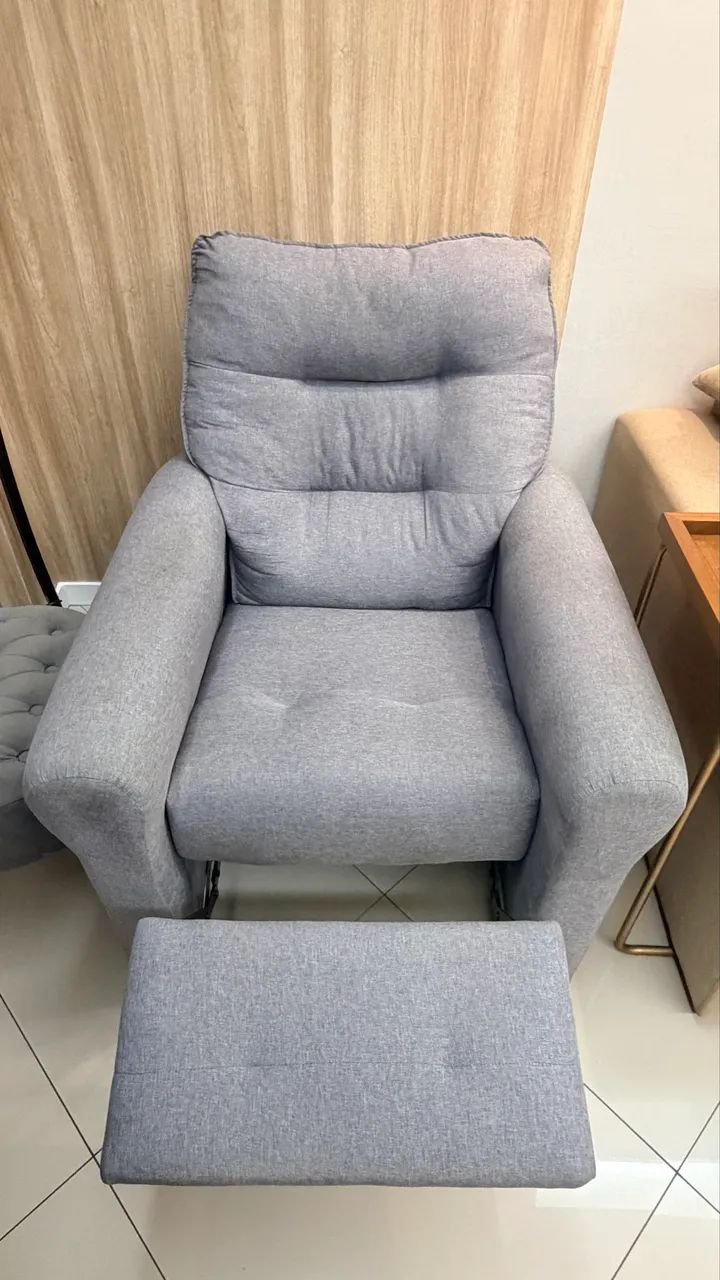 Poltrona Reclinável Sala com Pé 