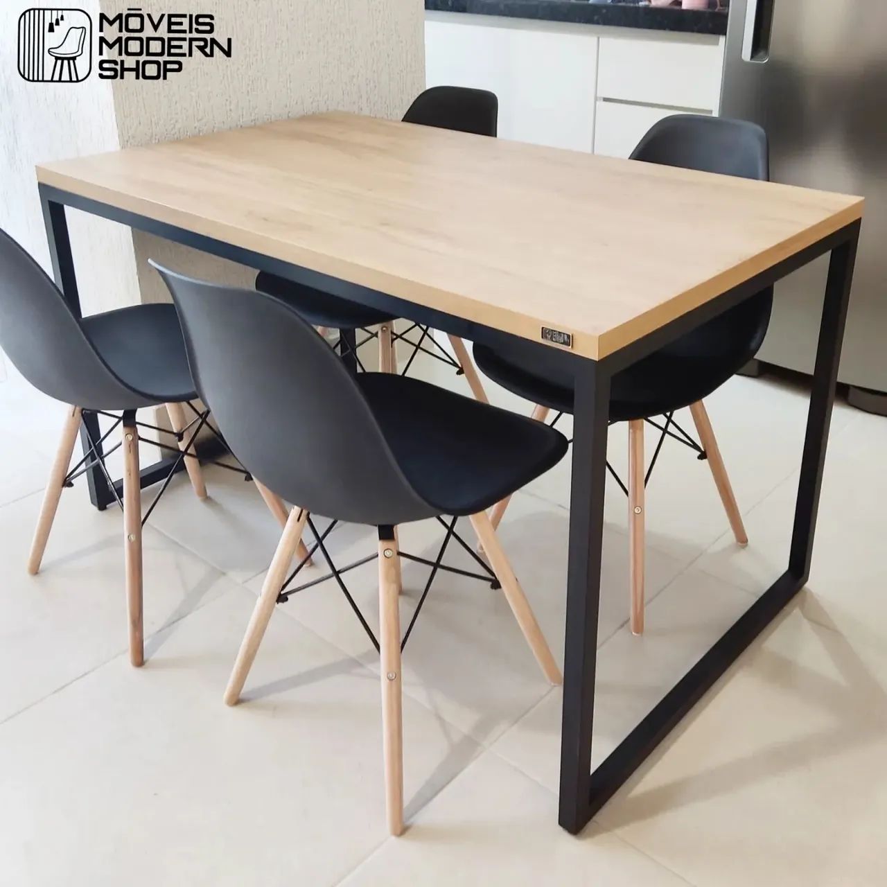 Mesa de jantar industrial 4 lugares sem cadeiras 