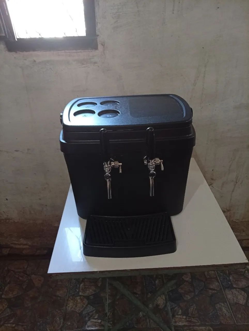 Vendo chopeira a gelo 2 bicas, completa, nova