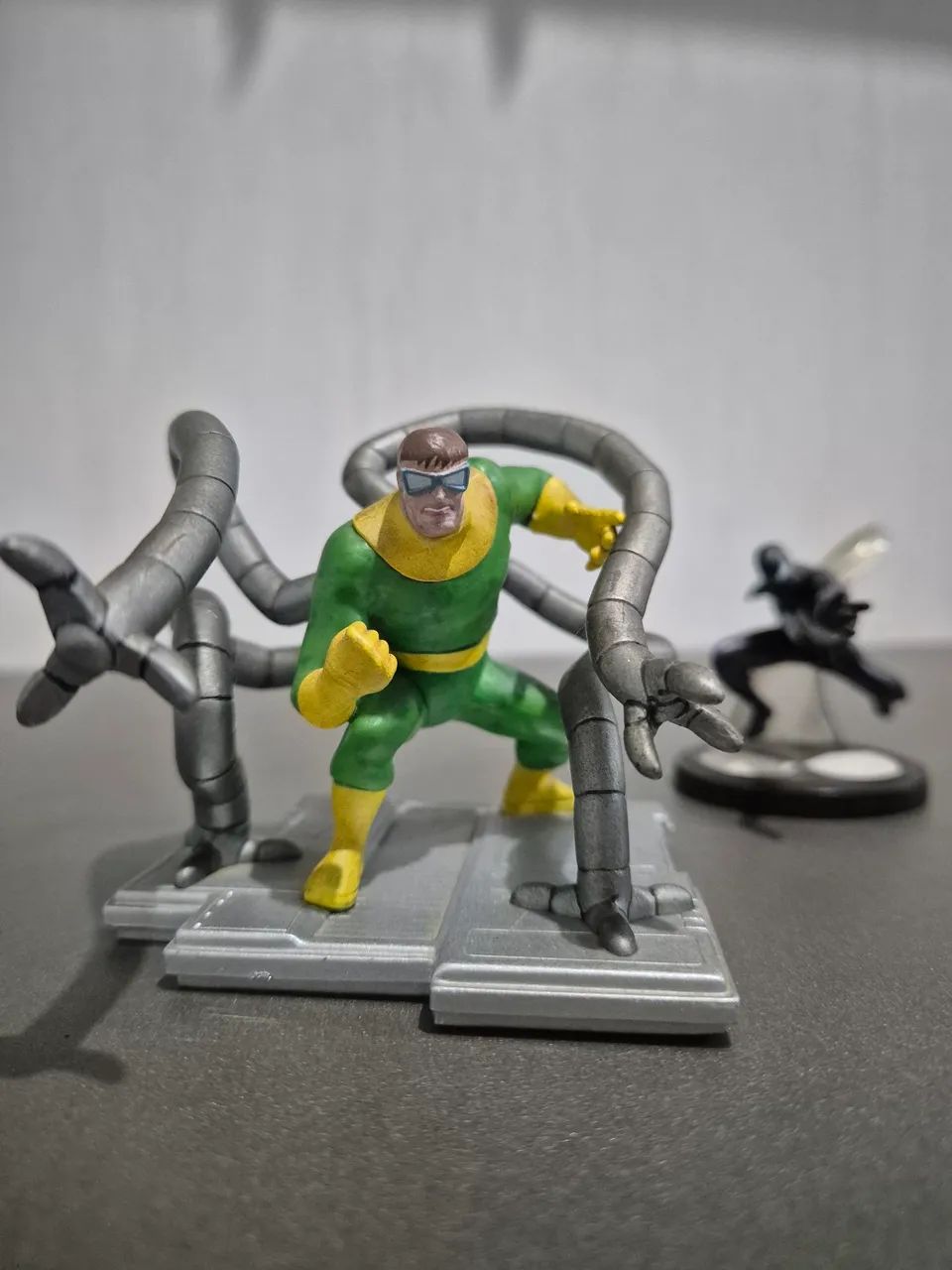 Spiderman uniforme preto vs Dr. Octopus Disney store - Foto 3