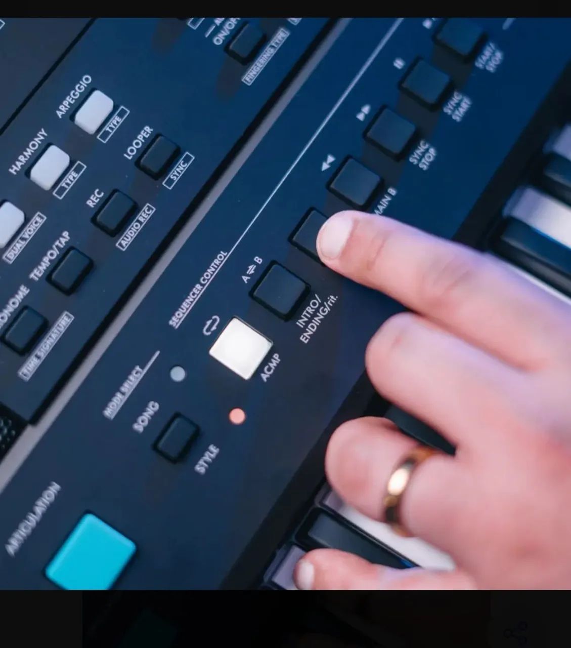YAMAHA TECLADO PSR E483 - Foto 4