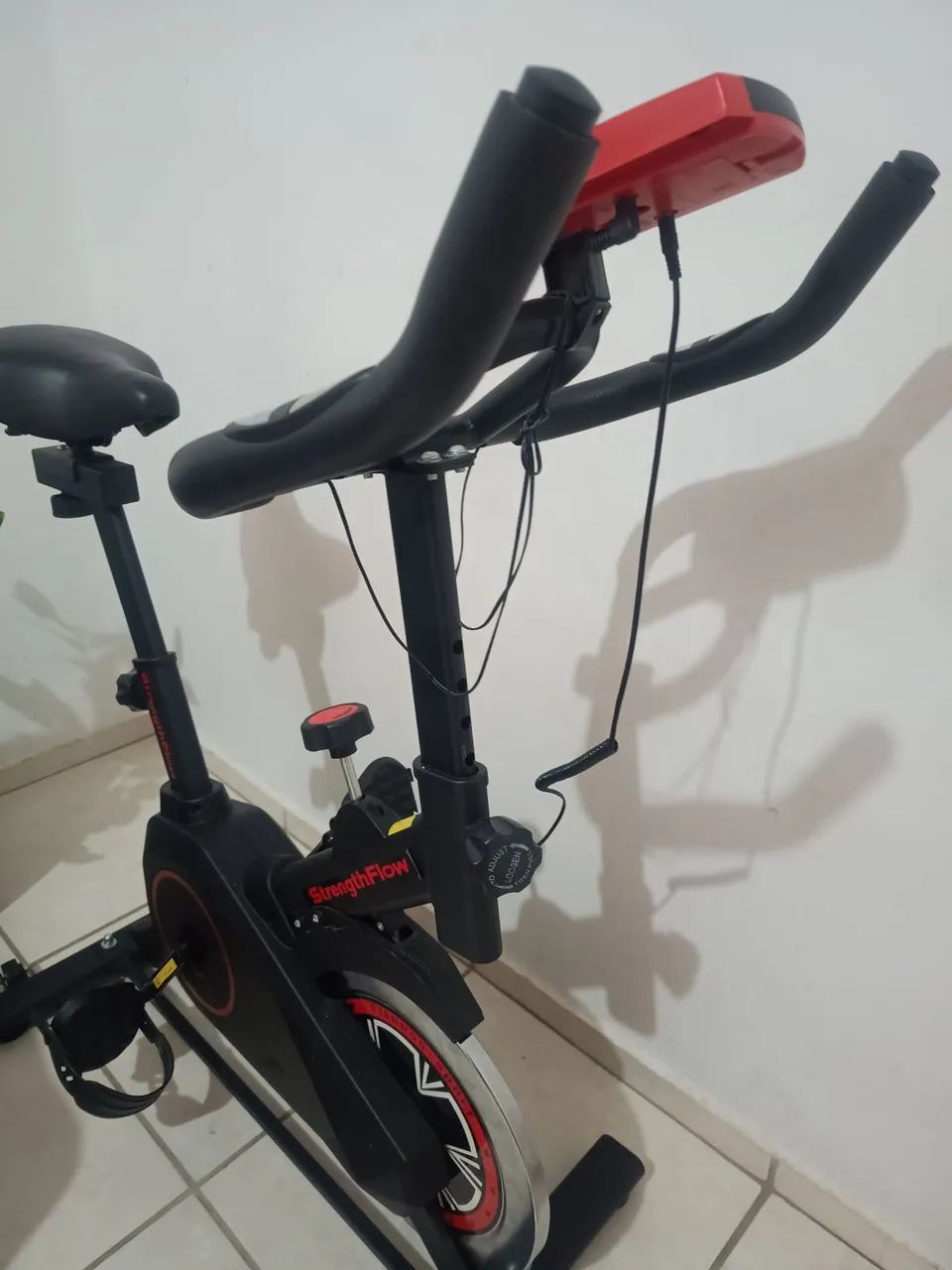 Bicicleta ergométrica (4 meses de uso) - Foto 2