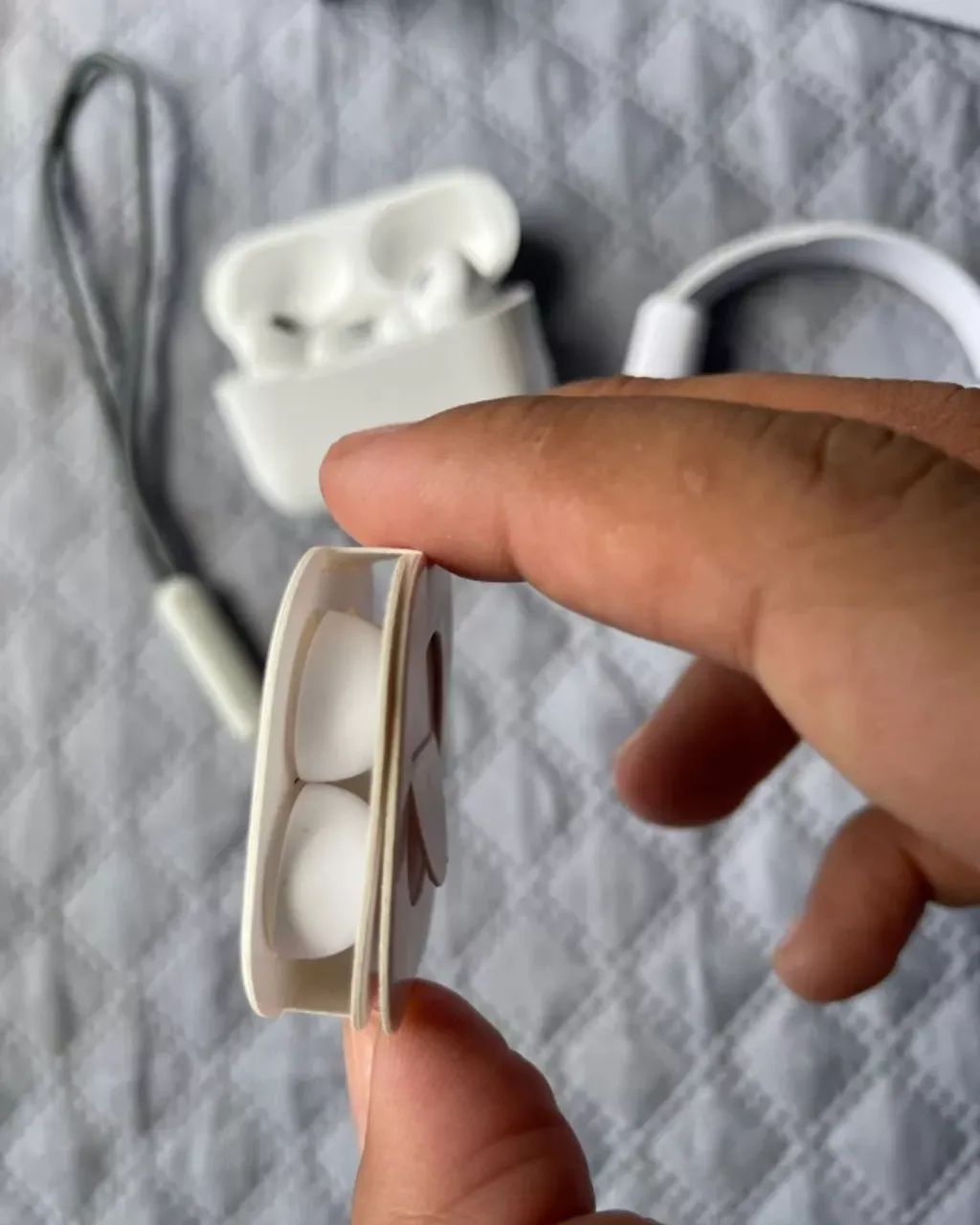 Fone Bluetooth Sem Fio Pro 2 com Estojo de Recarga para Android e iPhone Novo - Foto 2