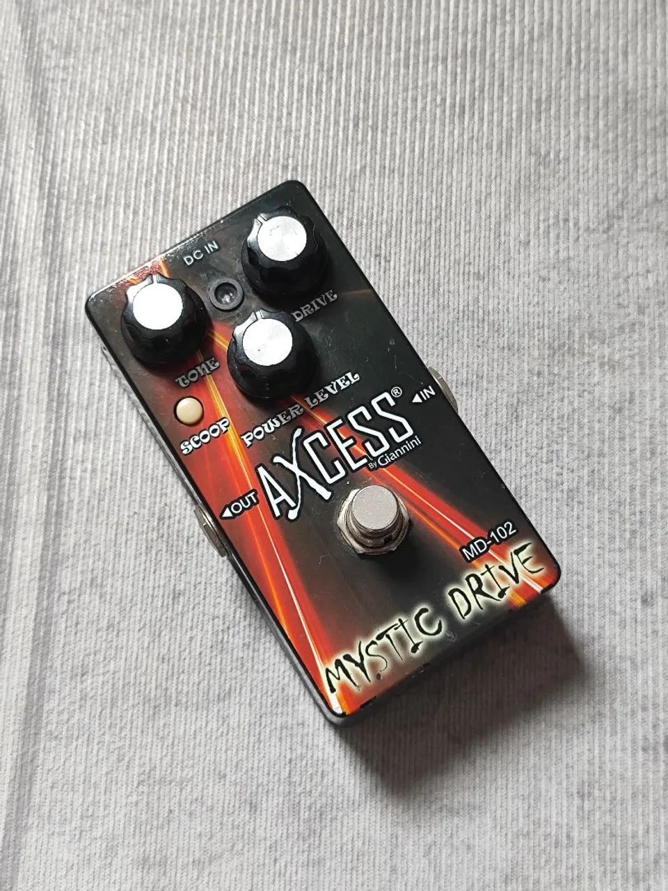 Pedalboard custom + 2 pedais - Foto 5