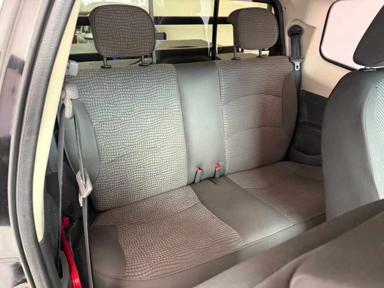 Fiat Strada Adv. Ext. 1.8 Locker Dual.flex CE 2011 - Foto 5