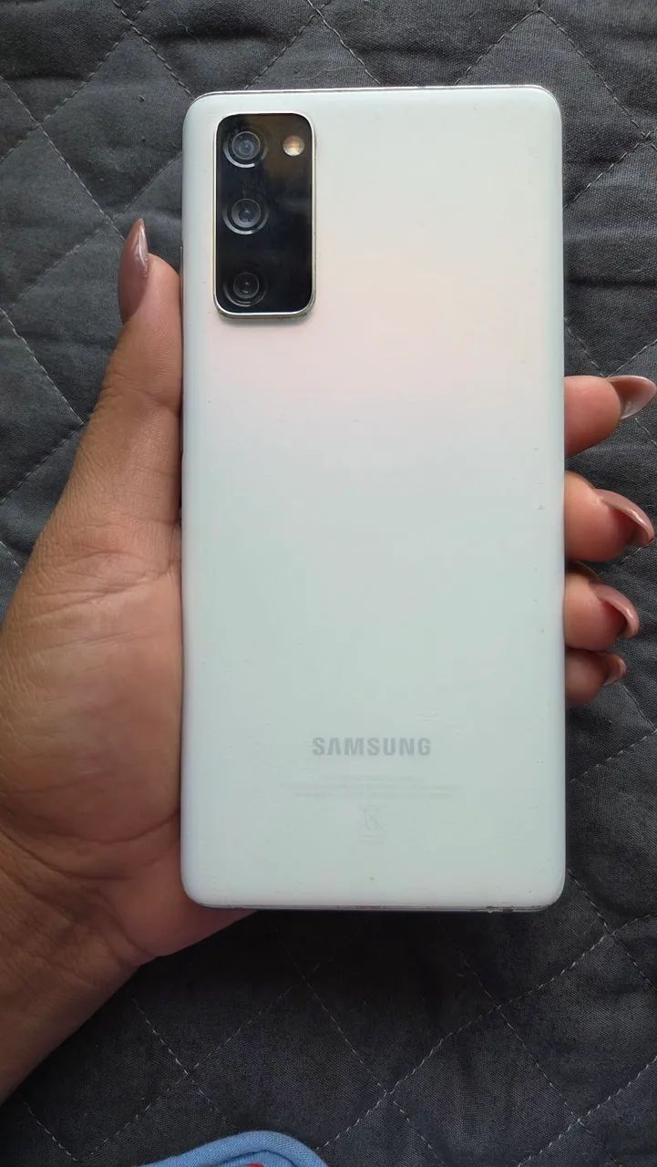 Samsung Galaxy S20 FE 128 GB + Kit Completo de Acessórios - Foto 2