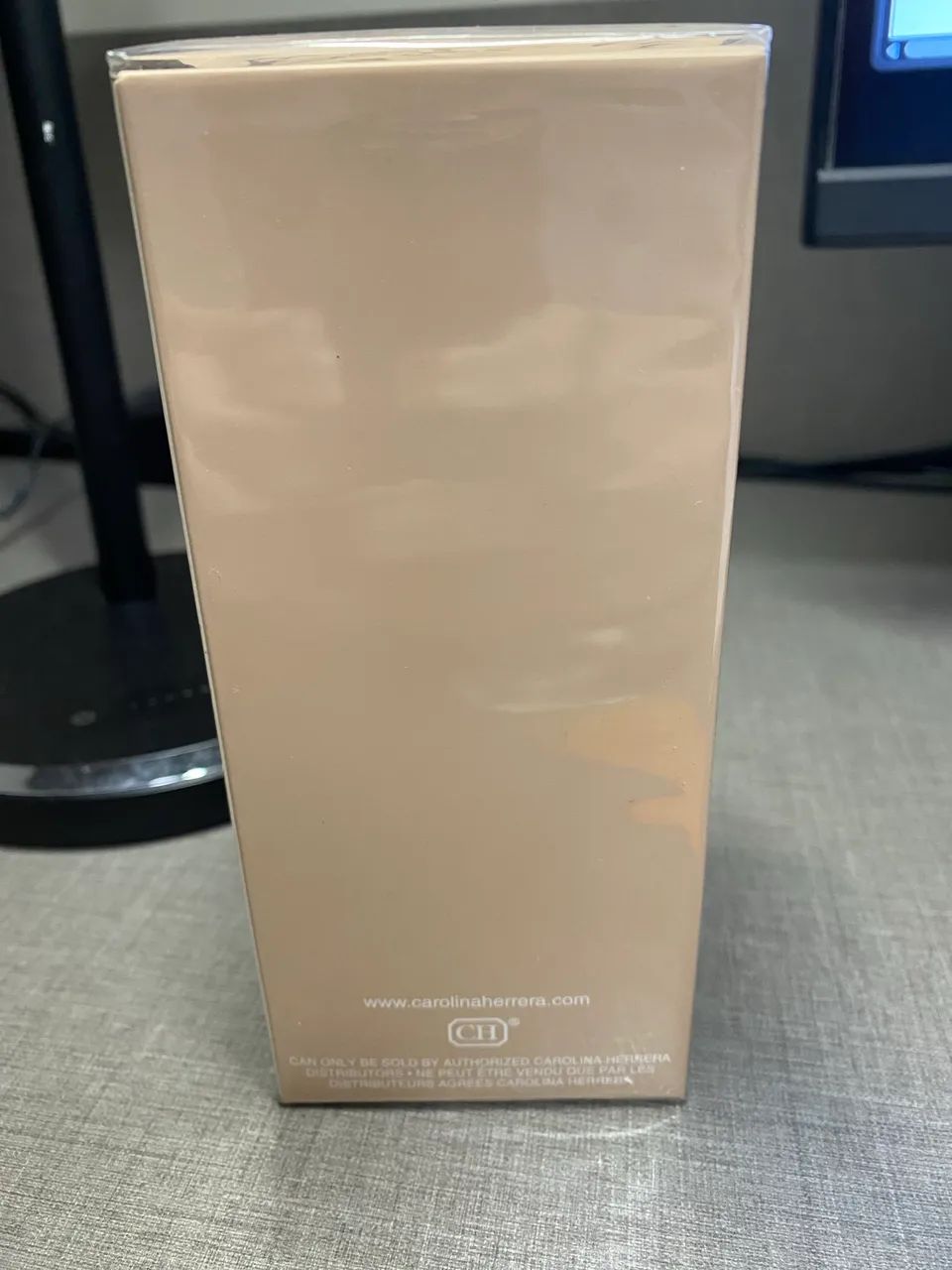 Perfume 212 VIP rosé 80ml lacrado - Foto 2