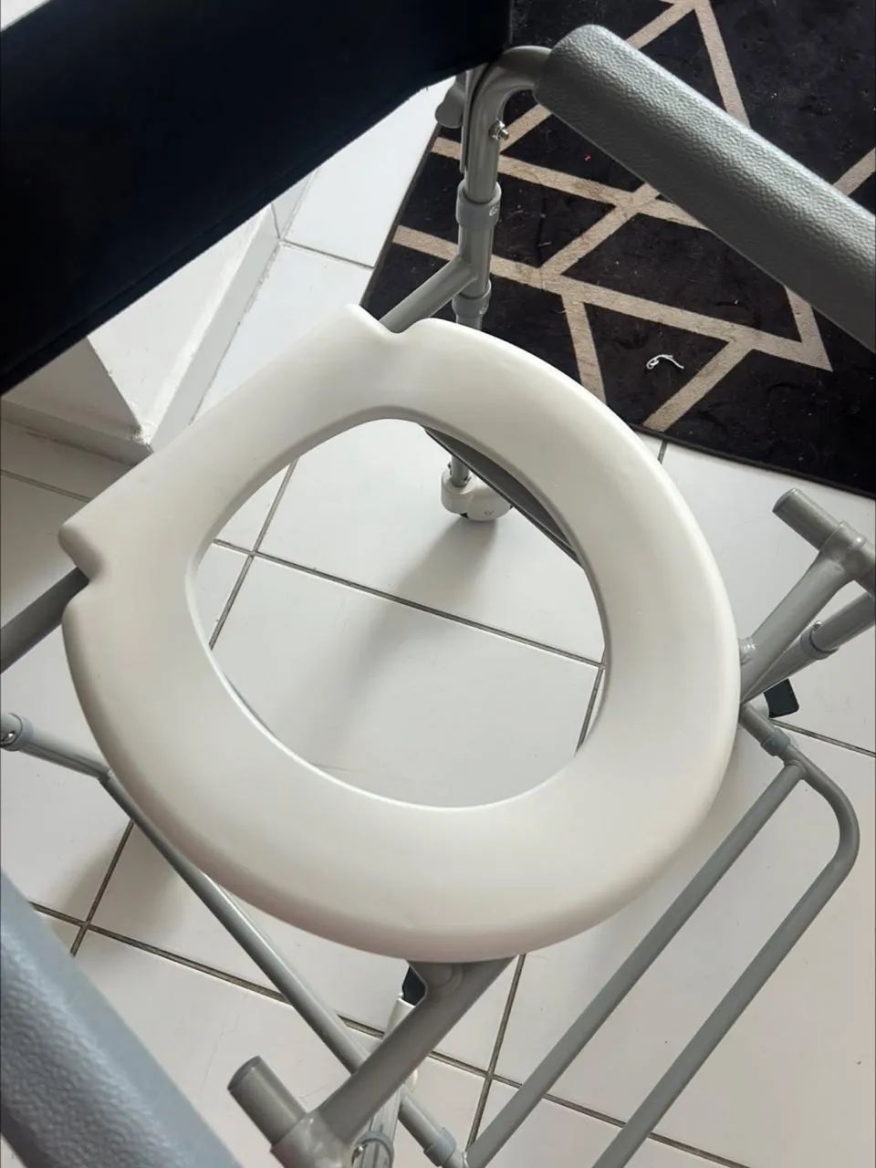 Cadeira de Banho dellamed  - Foto 2