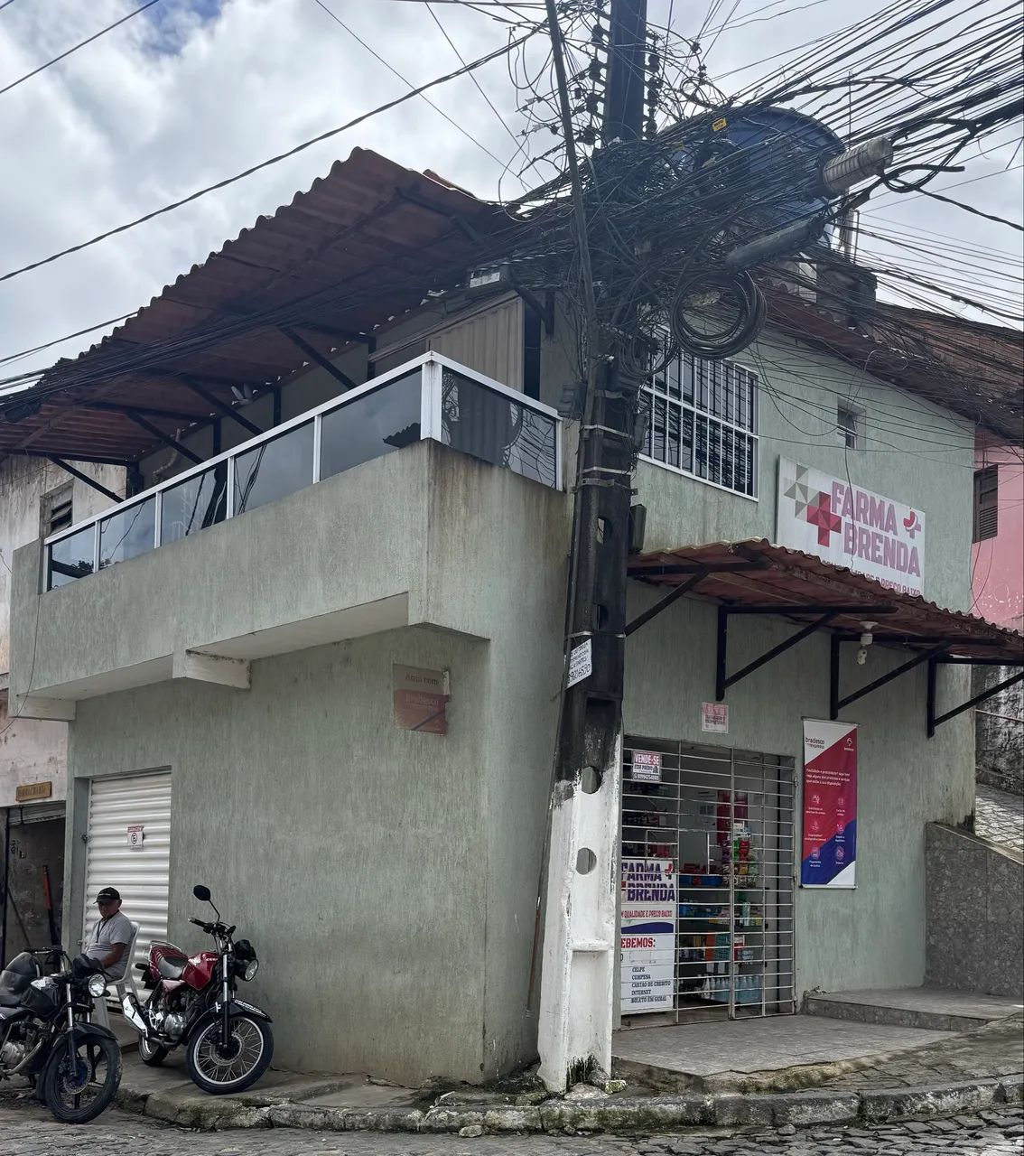 Prédio comercial com casa recém reformada  - Foto 2