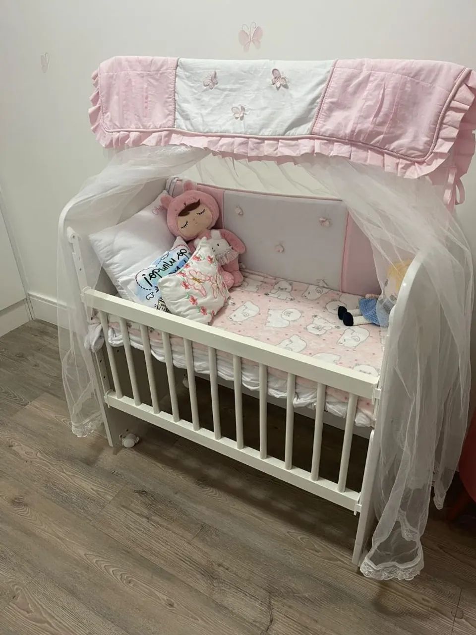 Mini Berço Branco com Colchão e Mosquiteiro - Já Montado