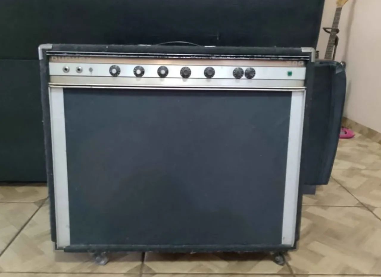 Amplificador Duovox a Válvula em boas condições