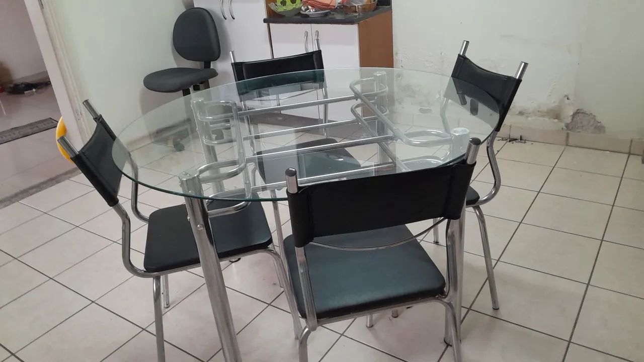 Mesa com cadeira65048987863683121