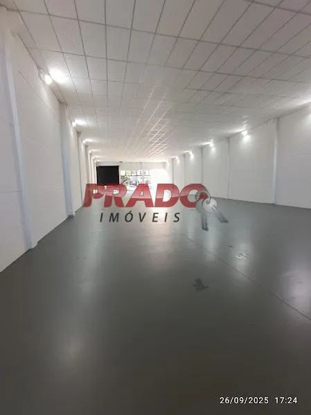 Aluguel / Salão comercial com 520m² contrução - Avenida Brasil - Zona 05