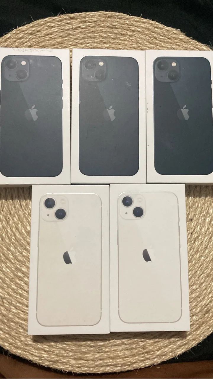 Caixa vazia de iPhone 13 preto