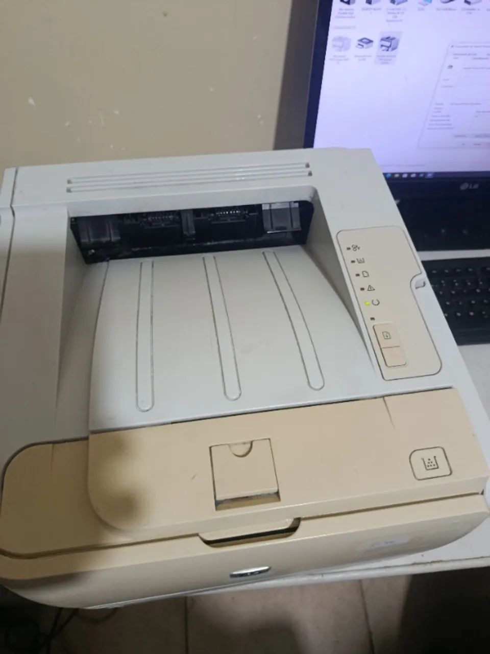 IMPRESSORA LASERJET HP P2035 BEM CONSERVADA  - Foto 2